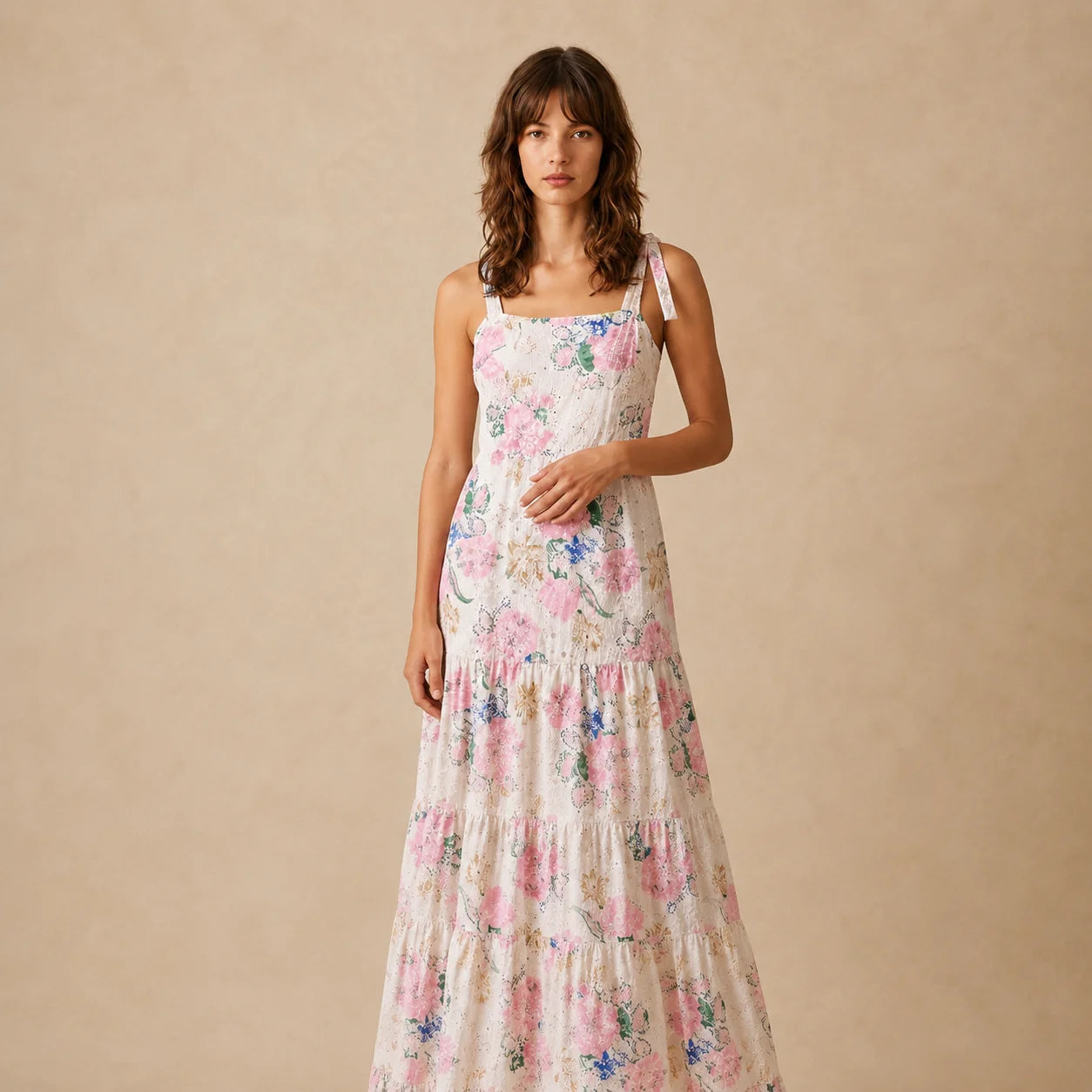 Robe Longue à Broderies Florales Carmela