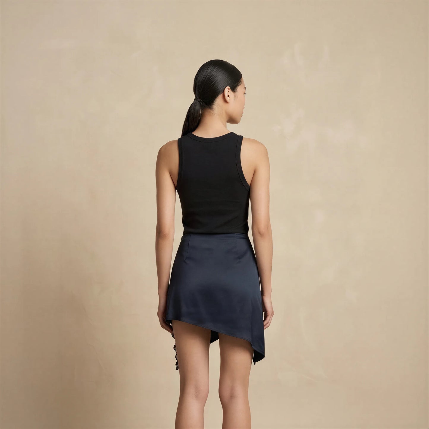 Jupe Mini Asymétrique en Satin et Dentelle Rosetti