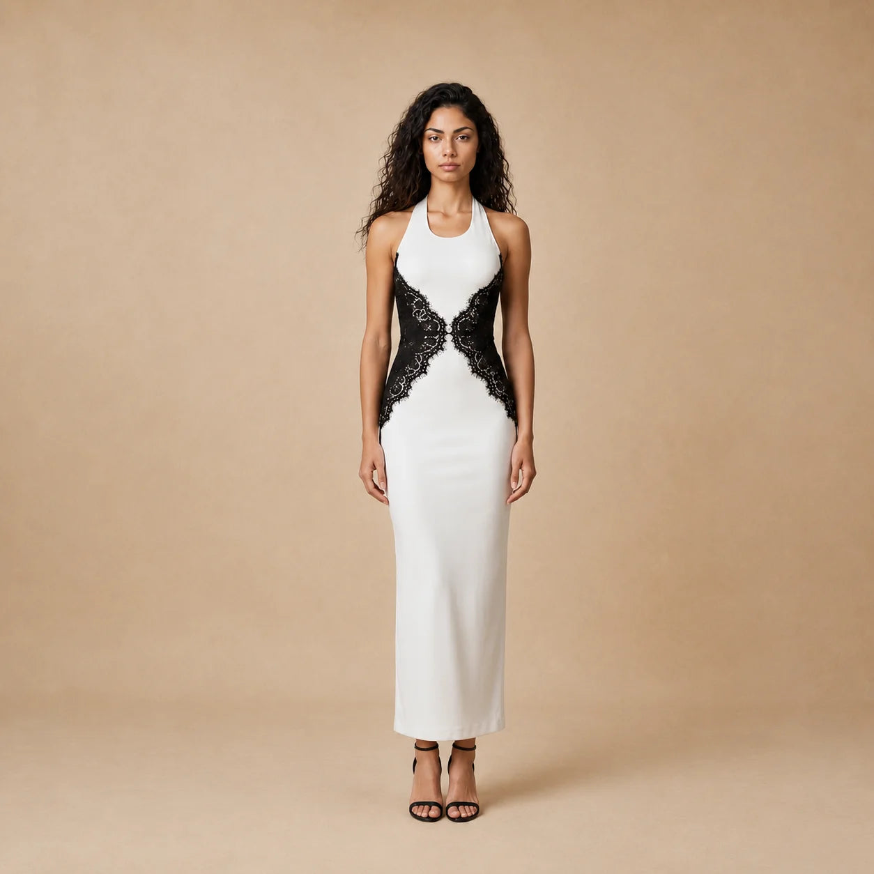 Robe Longue Dentelle Noir et Épaules Dénudées Viviana