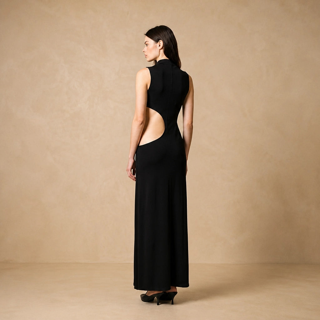 Robe Longue Noire à Découpes Graphiques Alessia