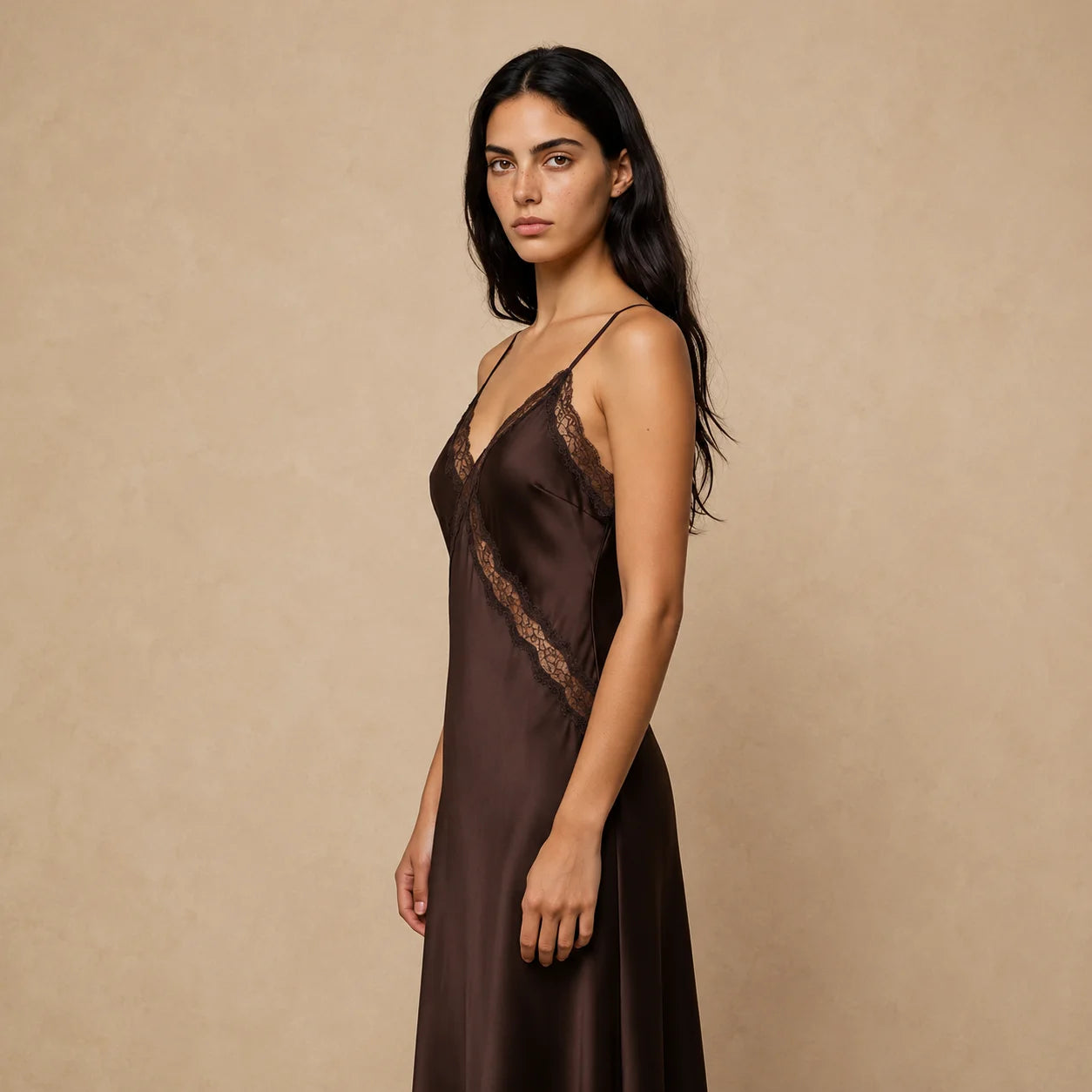 Robe Longue en Satin et Dentelle Ciselée Marcelli