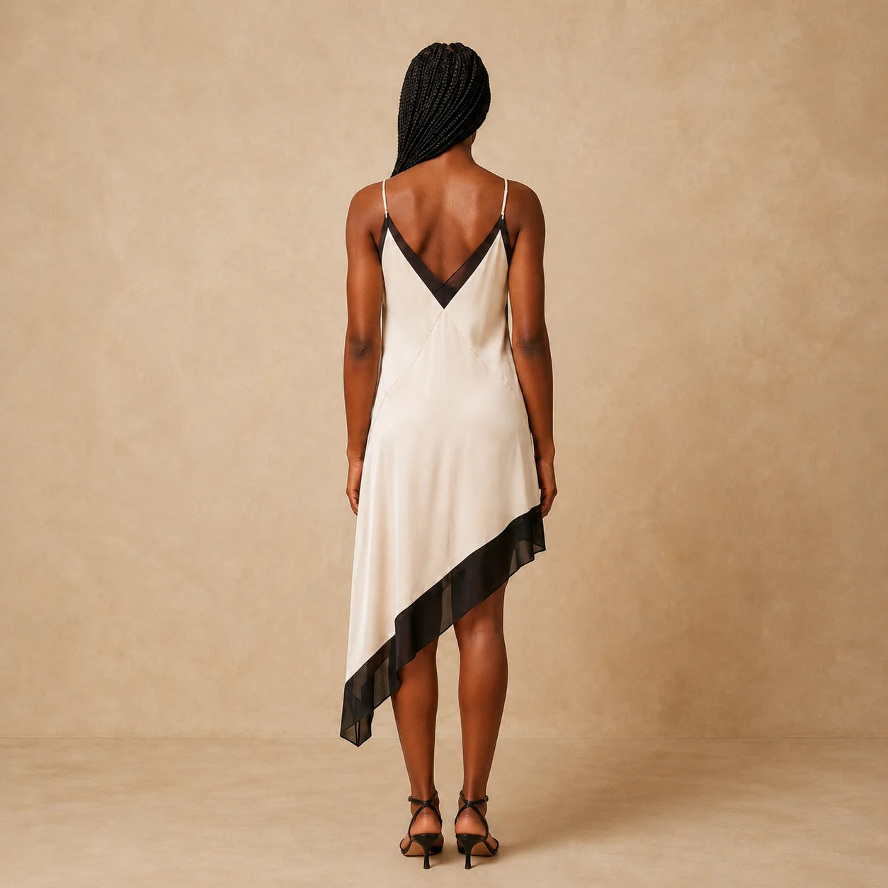 Robe Midi Asymétrique en Satin Drapé Iginia